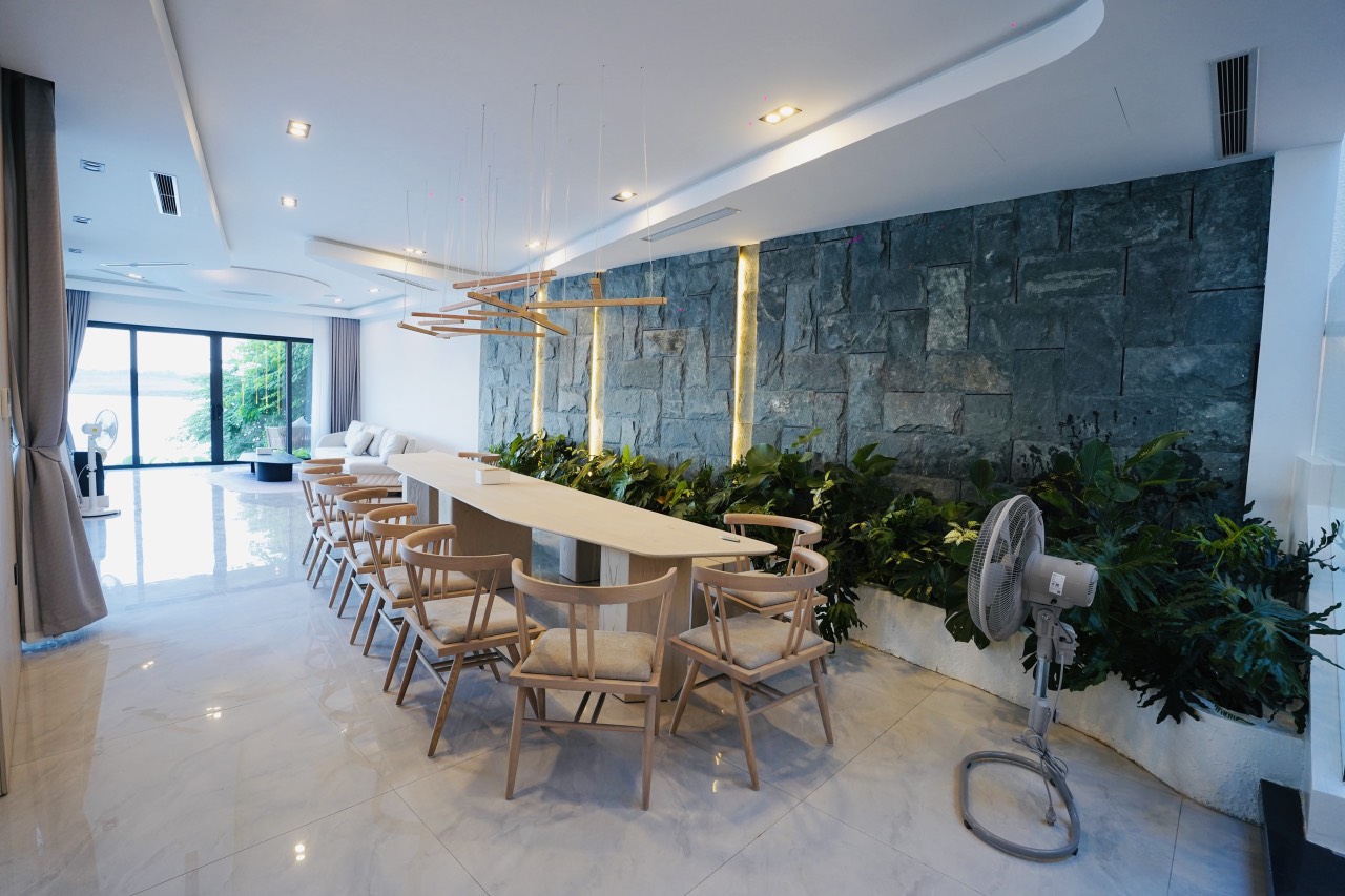 z3722958303218_ff4c0bc3346c1c69e62067f390fddde3 6 phòng ngủ