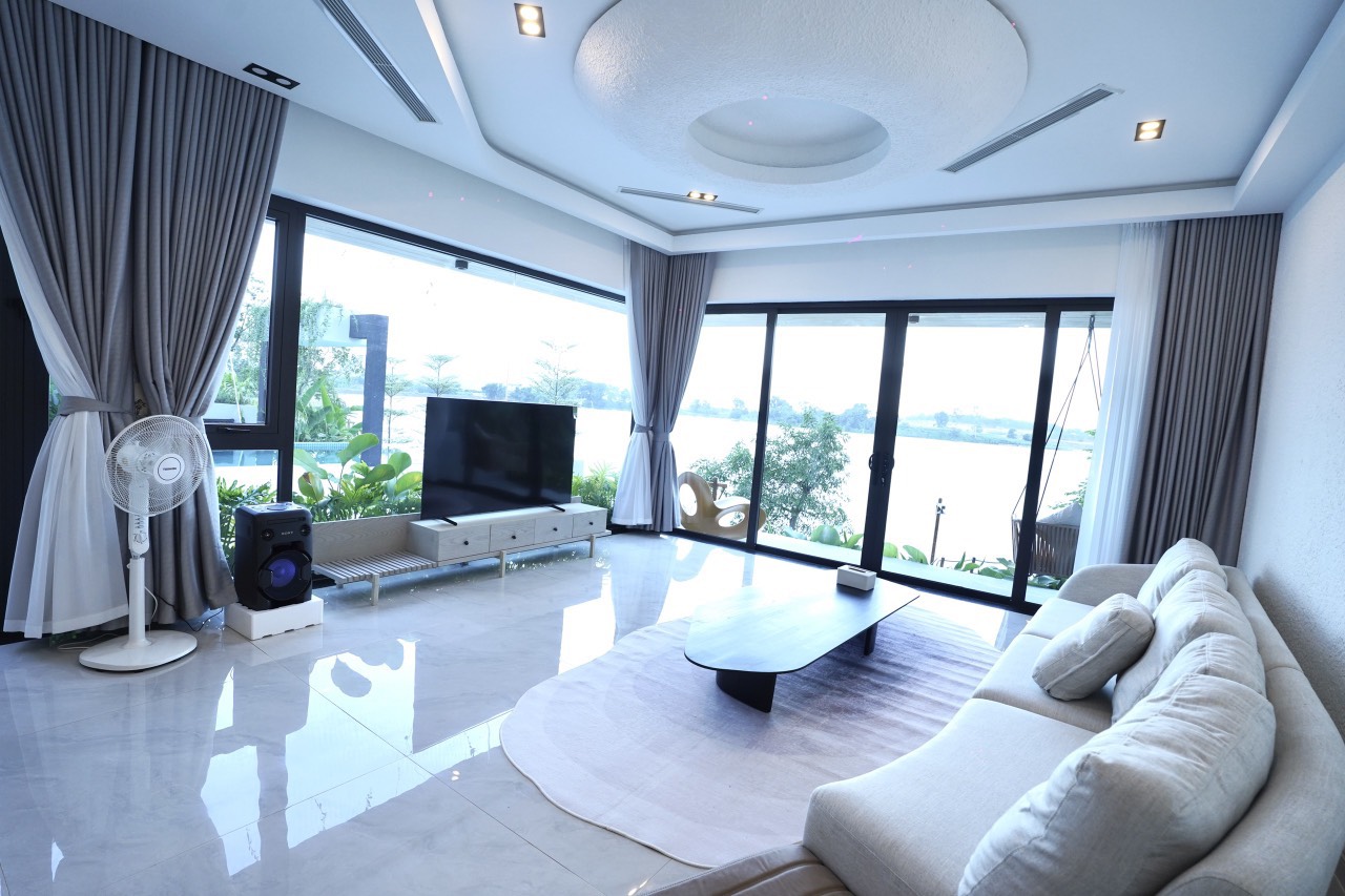 z3722958320132_a9446152bec8eb2909cc756cdaa563ce 6 phòng ngủ