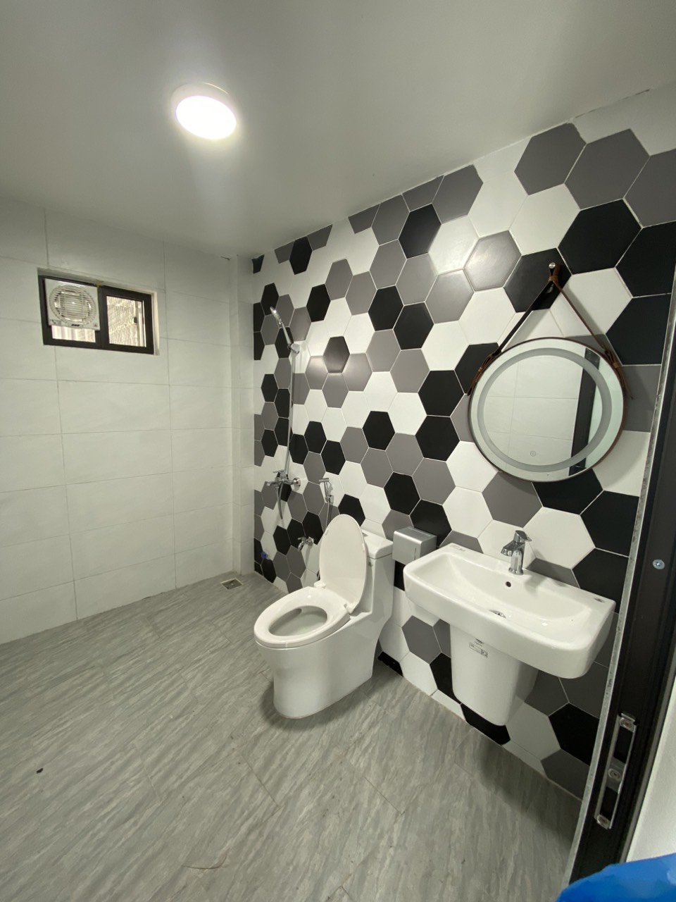 z5699888437434_9899e4645dfbebde14b8499d742a678c