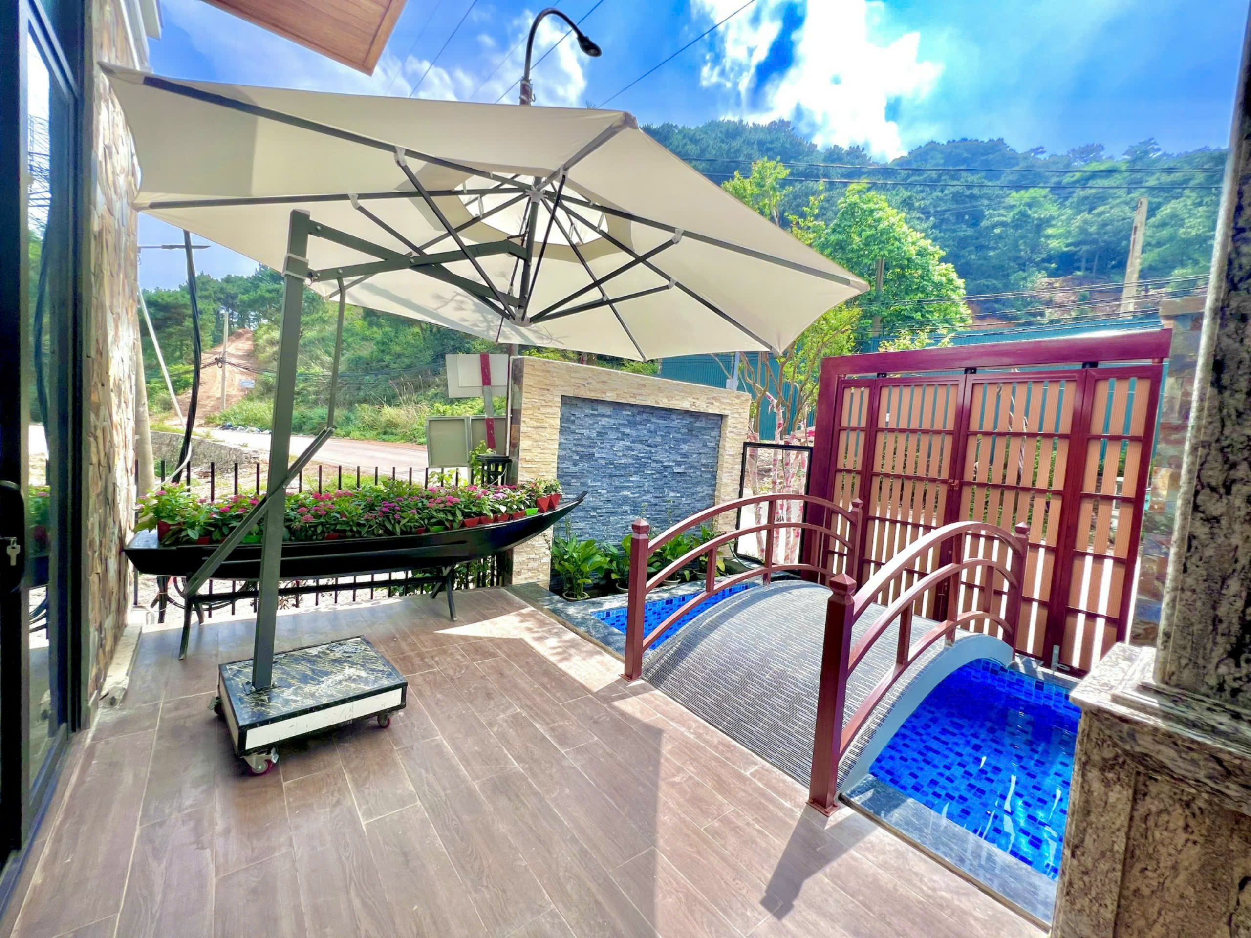 z5791599796655_9929d3141a8312356b934af310502b76